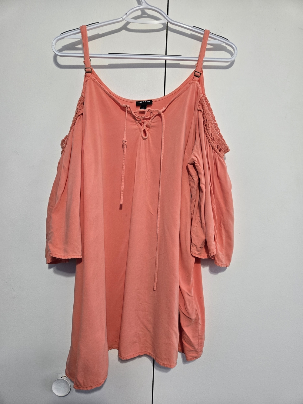 Torrid Size 1 Coral Cold Shoulder Lace Up Tunic Top Boho Plus